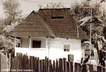 casa-in-barbatesti-traditii.jpg